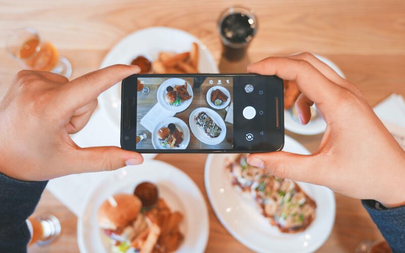 Porady dla początkujących fotografów: Jak wykorzystać smartfon do robienia profesjonalnych zdjęć